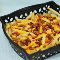 Batata Frita com Bacon e Chaddar